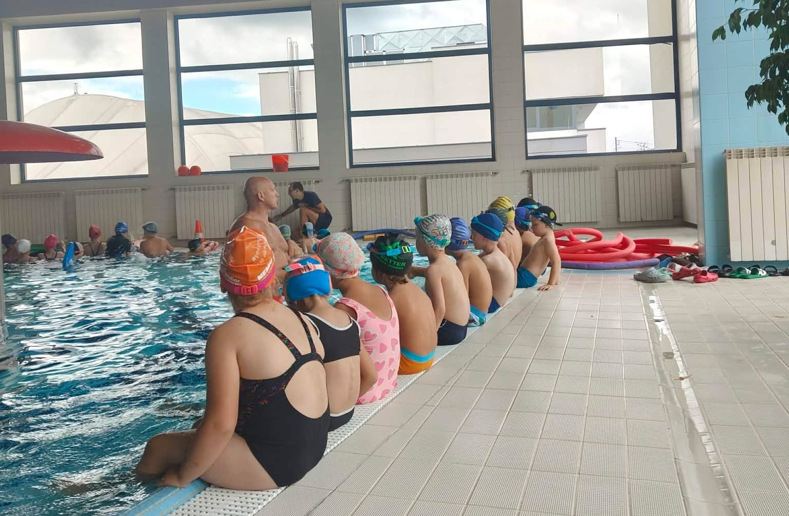 Zajęcia z pływania na basenie MOSiR w Nowym Sączu